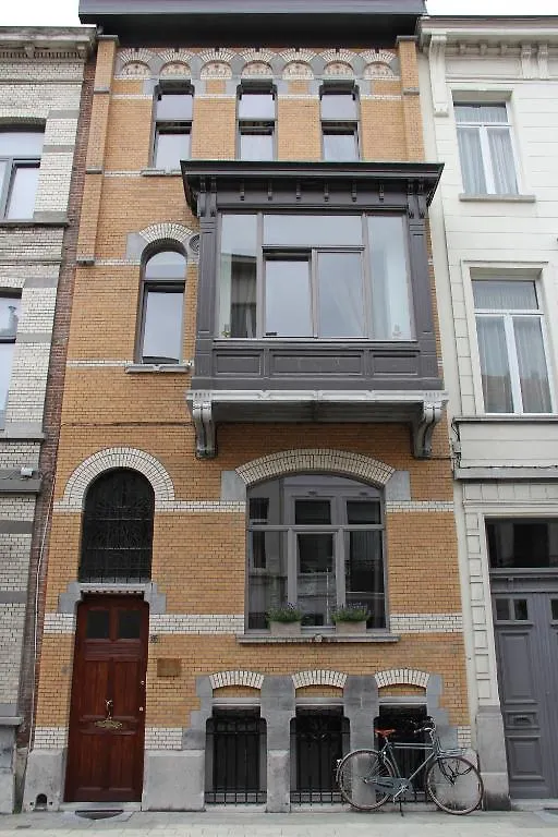 B&B Quatre20Cinq Antwerpen Frühstückspension